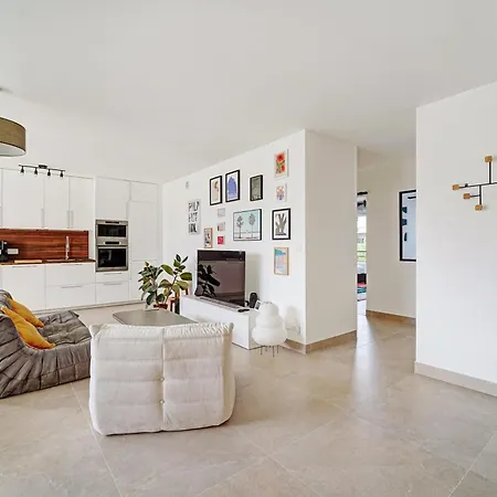 Apartment Proche Disneyland Avec Parking Et Balcon *